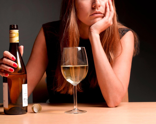 Анонимное лечение женского алкоголизма в Алейске